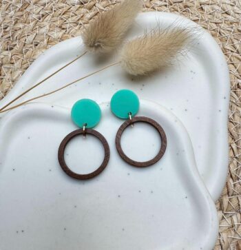 Holzohrringe Walnuss mit türkisen Steckern, Runde Statement Ohrringe, Skandinavischer Schmuck, Boho Ohrringe Natur, Geschenk für Sie