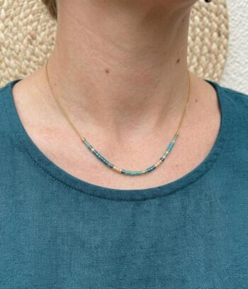 Zarte Perlenkette Gold mit Teal & Türkis – Filigrane Miyuki Halskette – Minimalistischer Sommerschmuck – Kurze Kette für Layering – Geschenk
